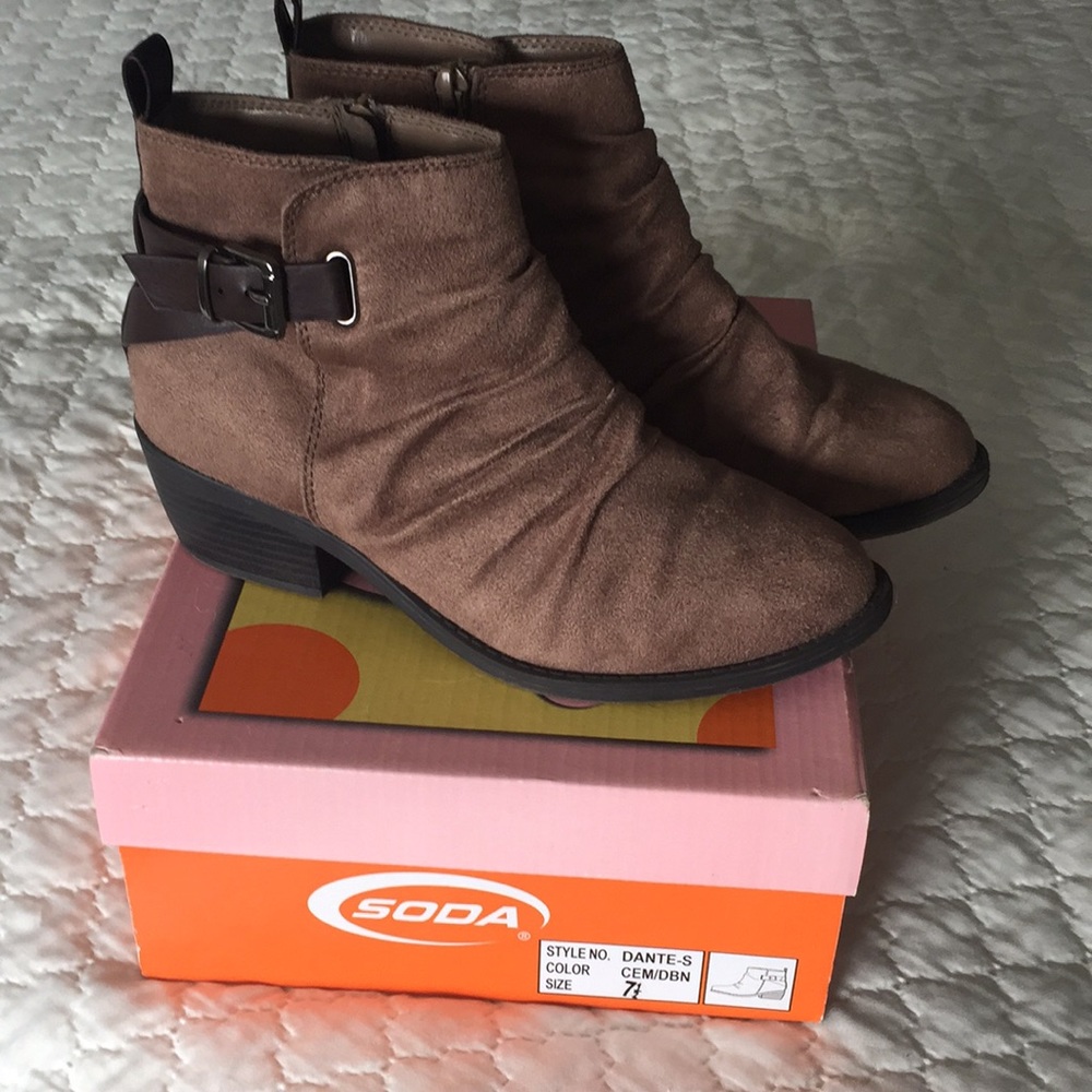 Ankle boots